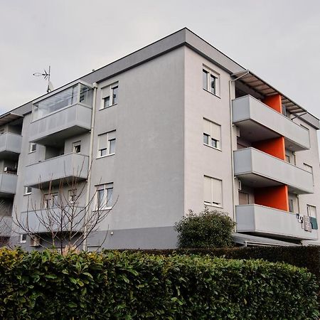 Lovely Apartment Mira Near Airport Zagreb Velika Gorica Exterior photo